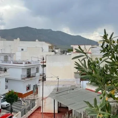 Sol Radiante Attic Studio, Designer-style Studio With Top-tier Amenities Appartamento Torremolinos